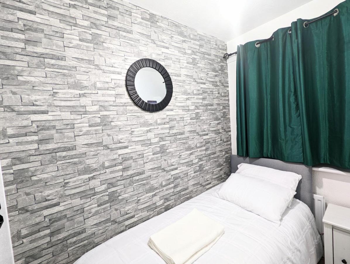 The Saxon Rooms 바킹 외부 사진
